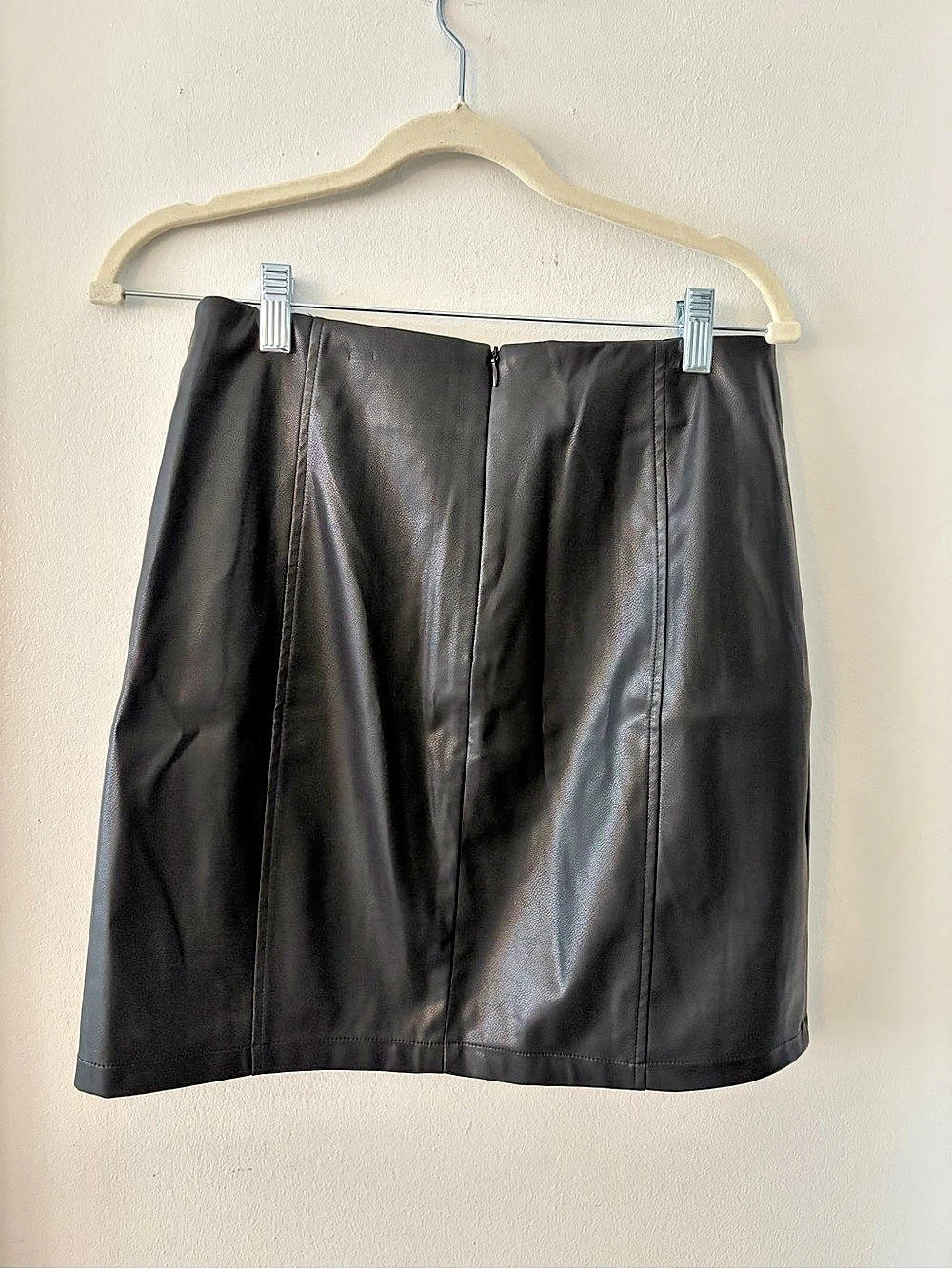 MangoPop Faux Leather Mini Skirt Size Medium